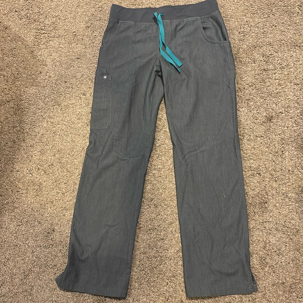 Figs straight leg size Small scrub pants